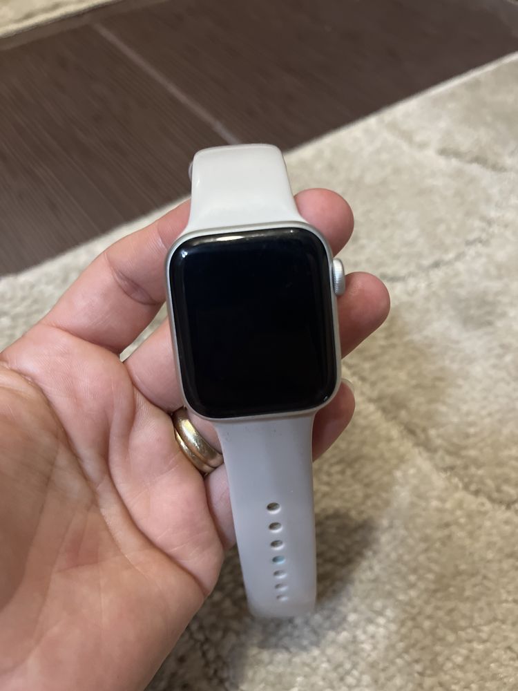 Apple watch SE 40 mm, generatia 2