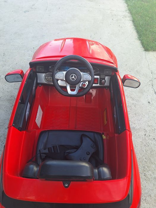 Mașinuță electrică Mercedes Suv