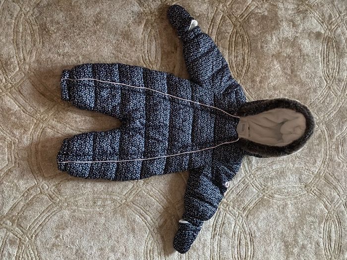 Combinezon/salopeta/costum iarna bebe 9-12 luni