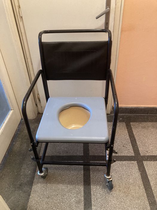 Тоалетен стол