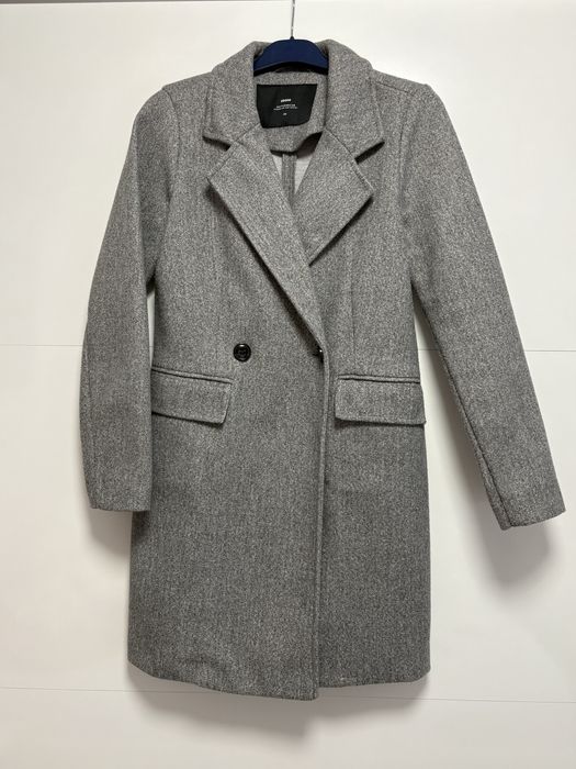 Paltoane damă de lungime medie