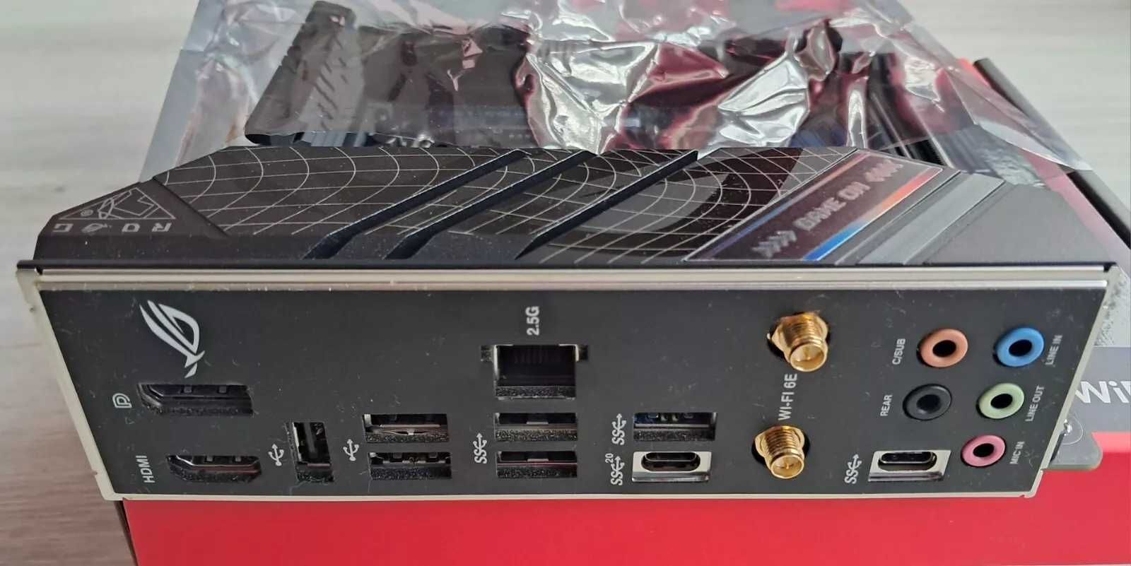 ASUS ROG STRIX B760-I Gaming + Intel Core i5-12400F, 6 Cores 4.40GHz