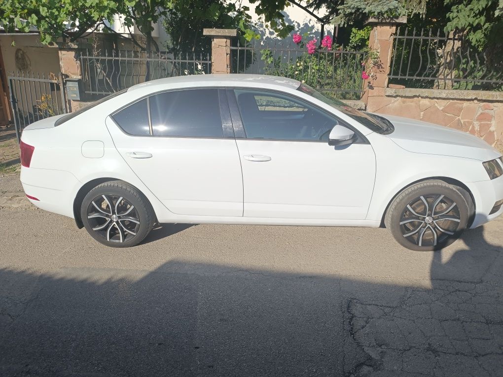 Skoda Octavia  2.0 150 6DSG