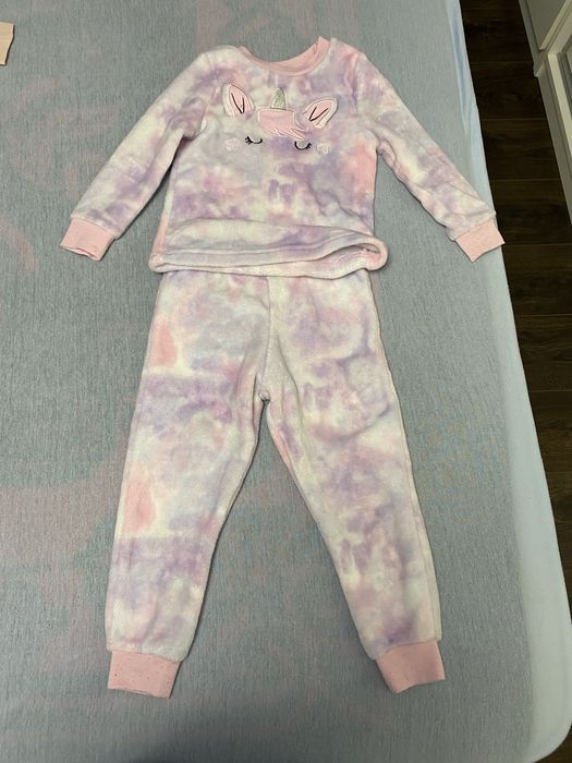 Lot pijamale fetiță mărimea 98/104