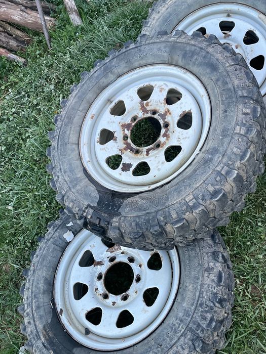 De vânzare 2 cauciucuri