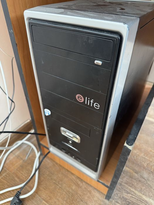 Мониторы и клавиатуры