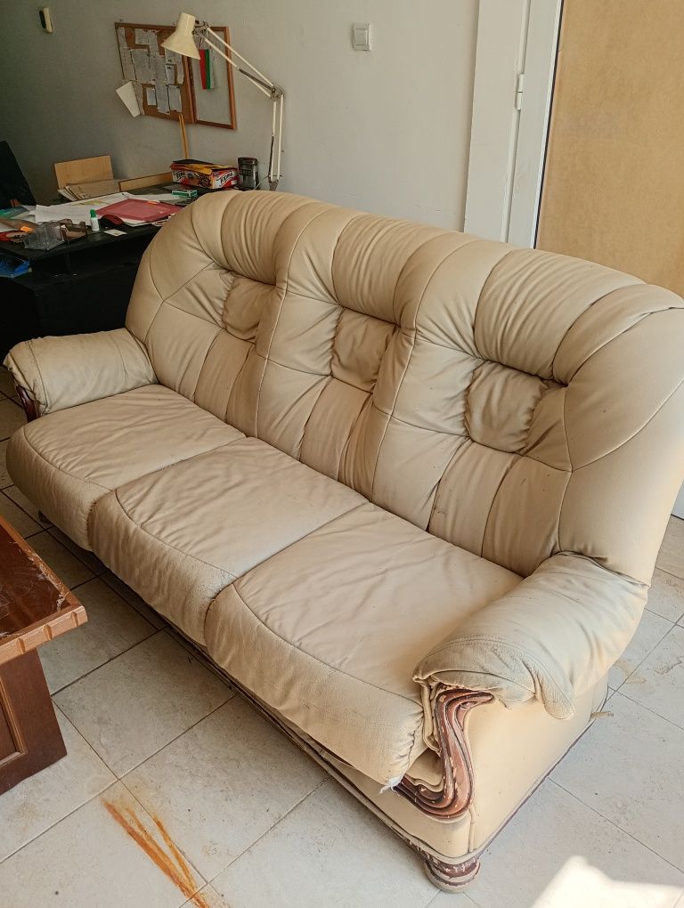 Продавам 2 броя дивани