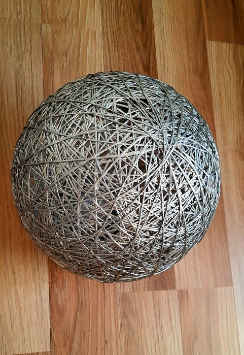 Veioza glob împletită, cu baterii