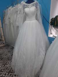 Свадебное платье по 25000