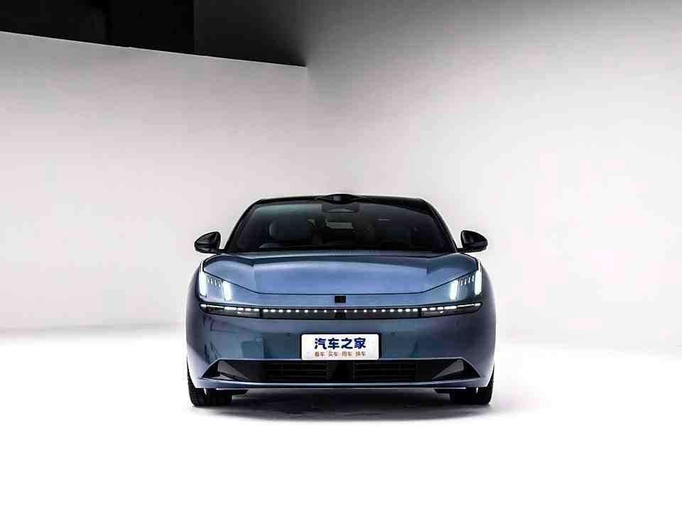 Lynk & Co Z10 электро только по заказу в краткие сроки