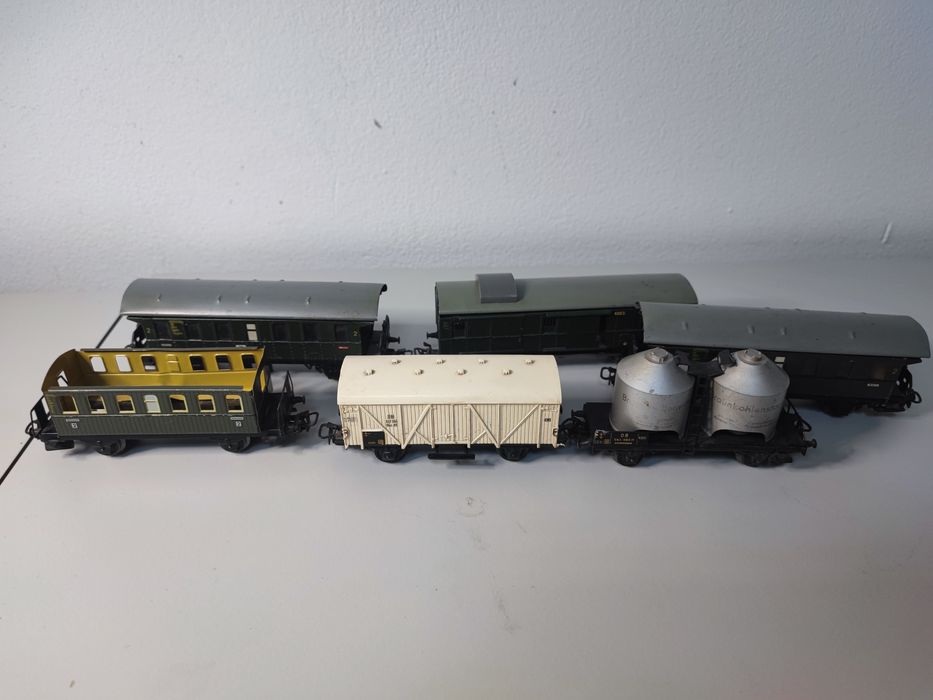 Locomotive trenulet Marklin E41024 vagoane