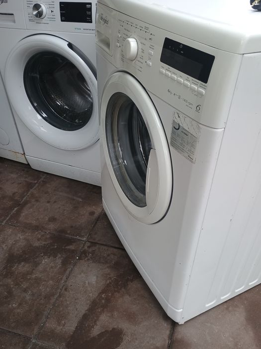 Mașină de spălat rufe clasa AA Indesit AEG28554WXA