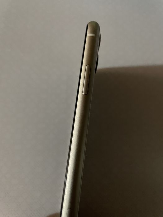 Айфон 11 с кутия