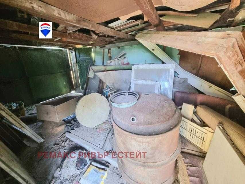 Вила с дворно място местност Мерата, в.з. Средна кула