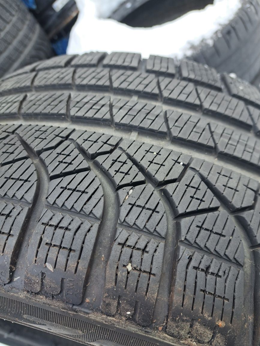 Vand 4 Anvelope Pirelli 255/35R19