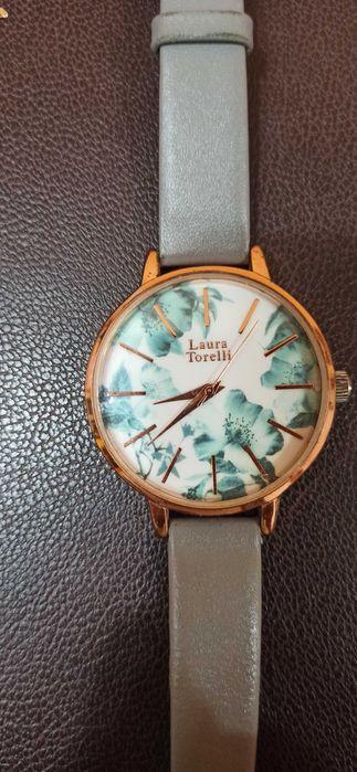 часовници Fossil-40 лв, Laura Torelli-40 лв Dreimaster-40 лв /но