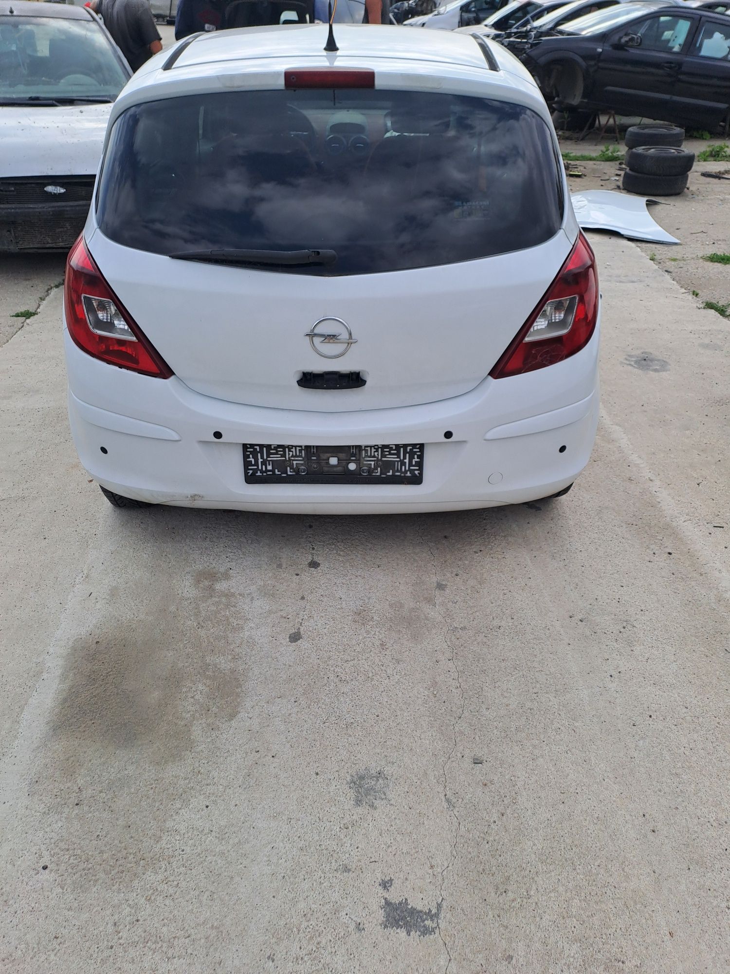 Dezmembrez Opel Corsa D benzina și diesel ...cod culoare z163 , z474