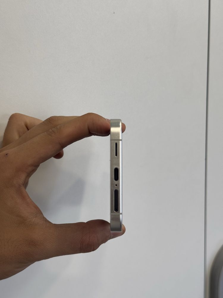 Продавам Samsung S24 PLUS 256GB