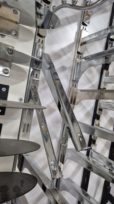 Вешалка и рилс на стену