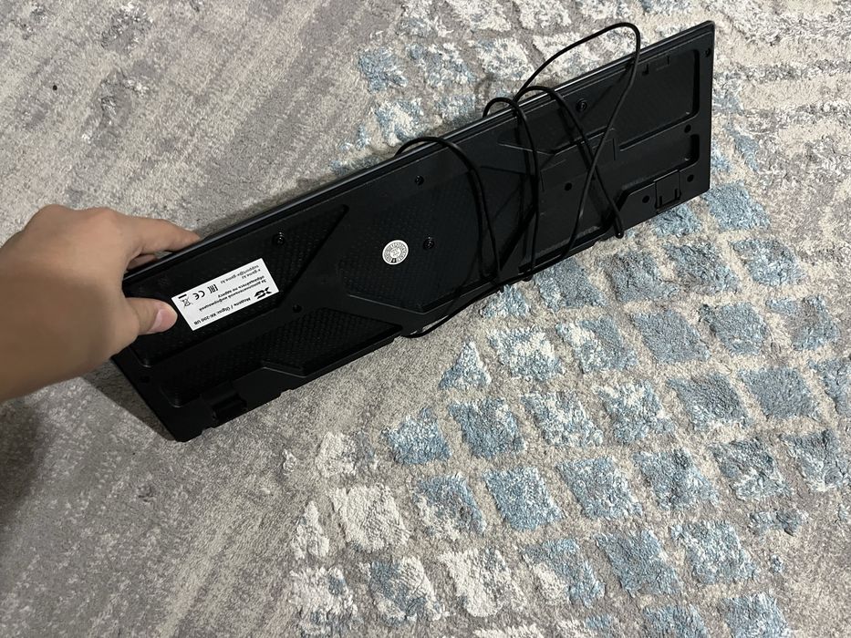 клавиатура б/у в хорошем состояний