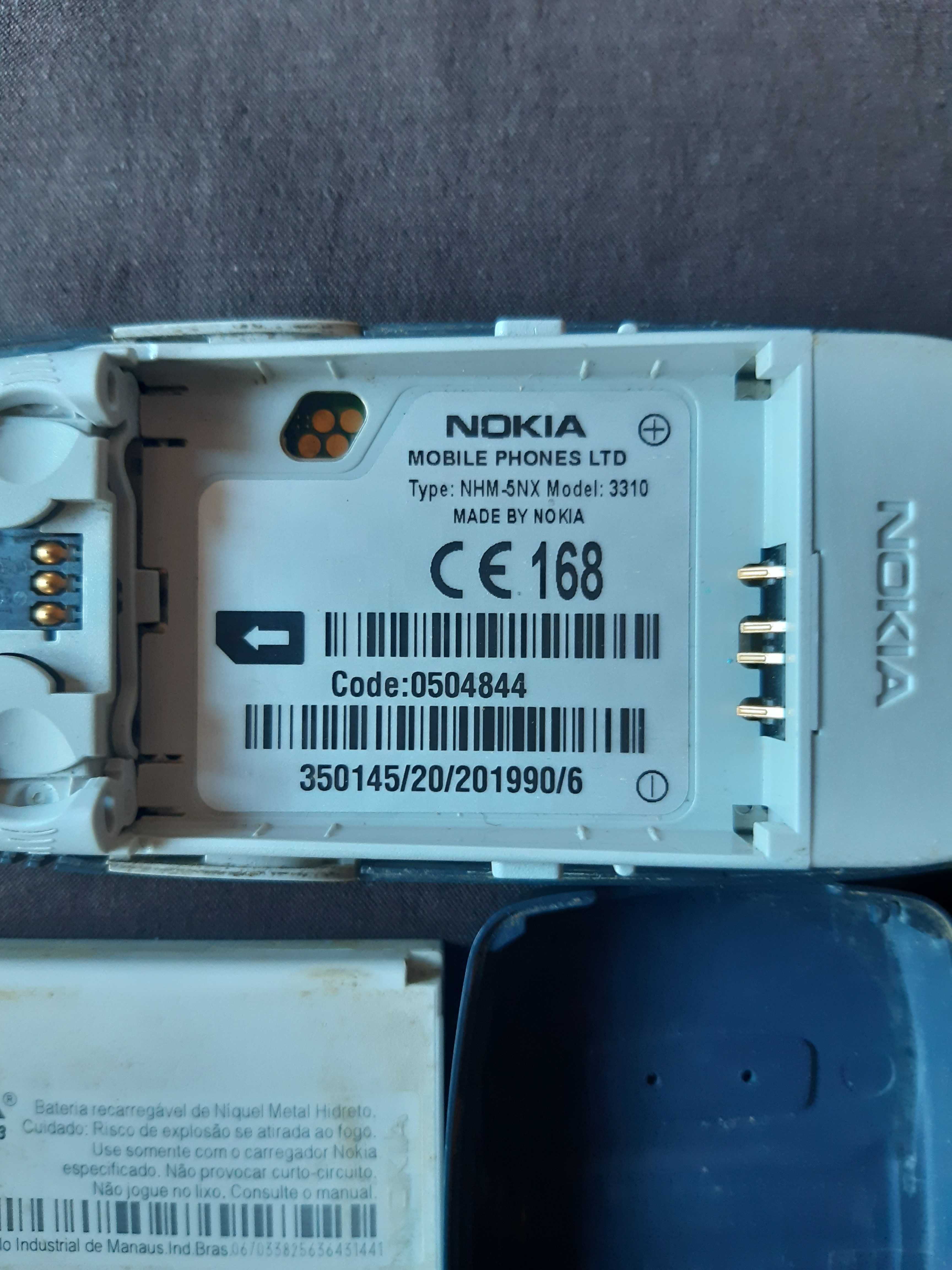 NOKIA 3310 мобилен телефон ,за части с батерия