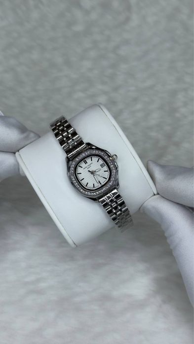 часы женские Patek Philippe Lux