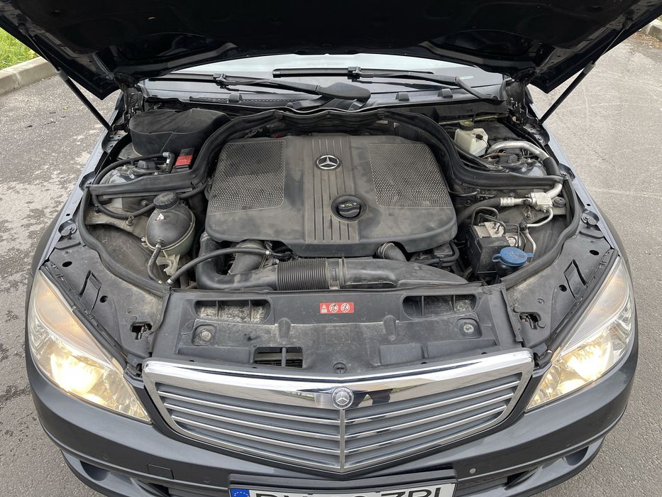 Mercedes-Benz C-Class W204 / 2.2 disel / an 2009