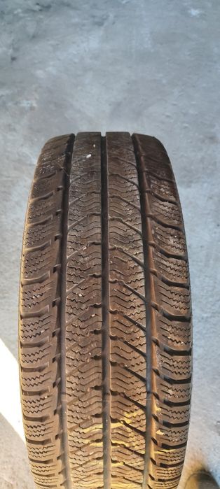 Зимни гуми Uniroyal 235/65/16 C 4 броя