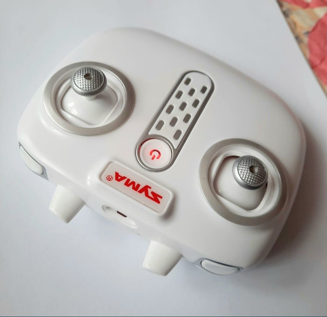 Vând telecomandă pentru Dronă Syma X15A