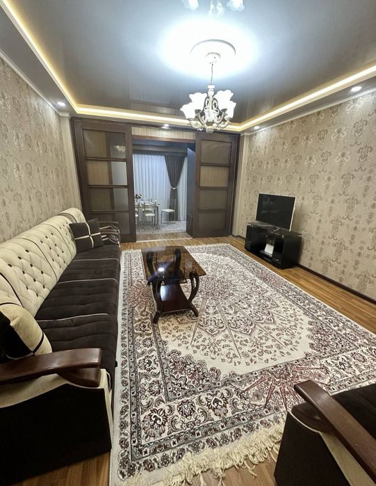Квартира на метро ОЙБЕК 3/3/4 общ пл 77м/77 серия  с обстановкой