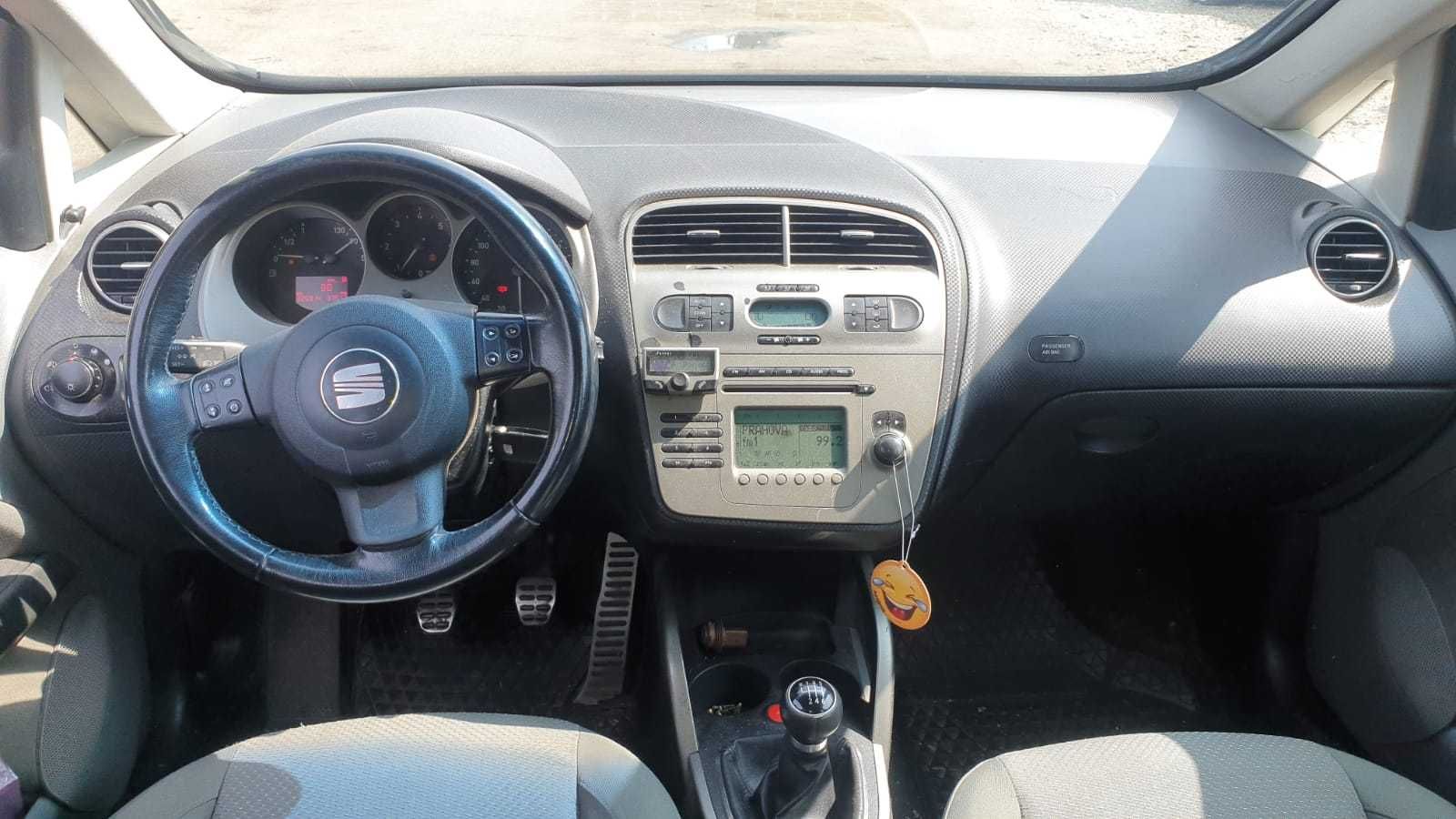 Dezmembrez Seat Toledo 2.0 TDi an 2004 cod motor BKD