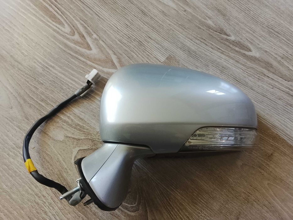 Ляво странично огледало за Тойота Авенсис Т27