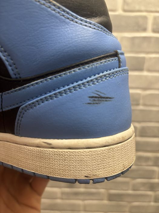 ОРИГИНАЛНИ air jordan 1 mid royal blue