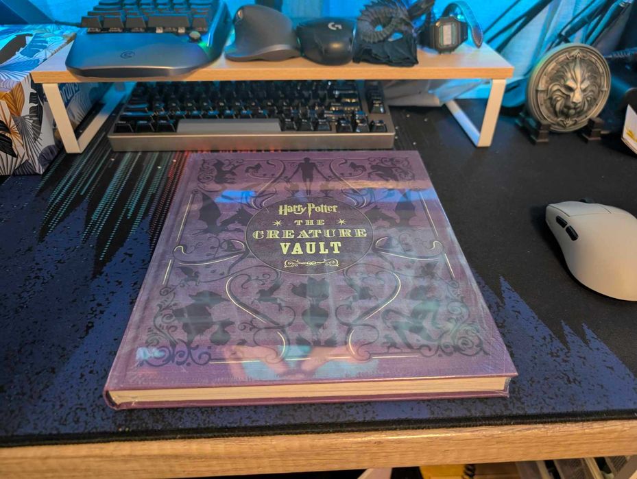Книга Harry Potter : The Creature Vault