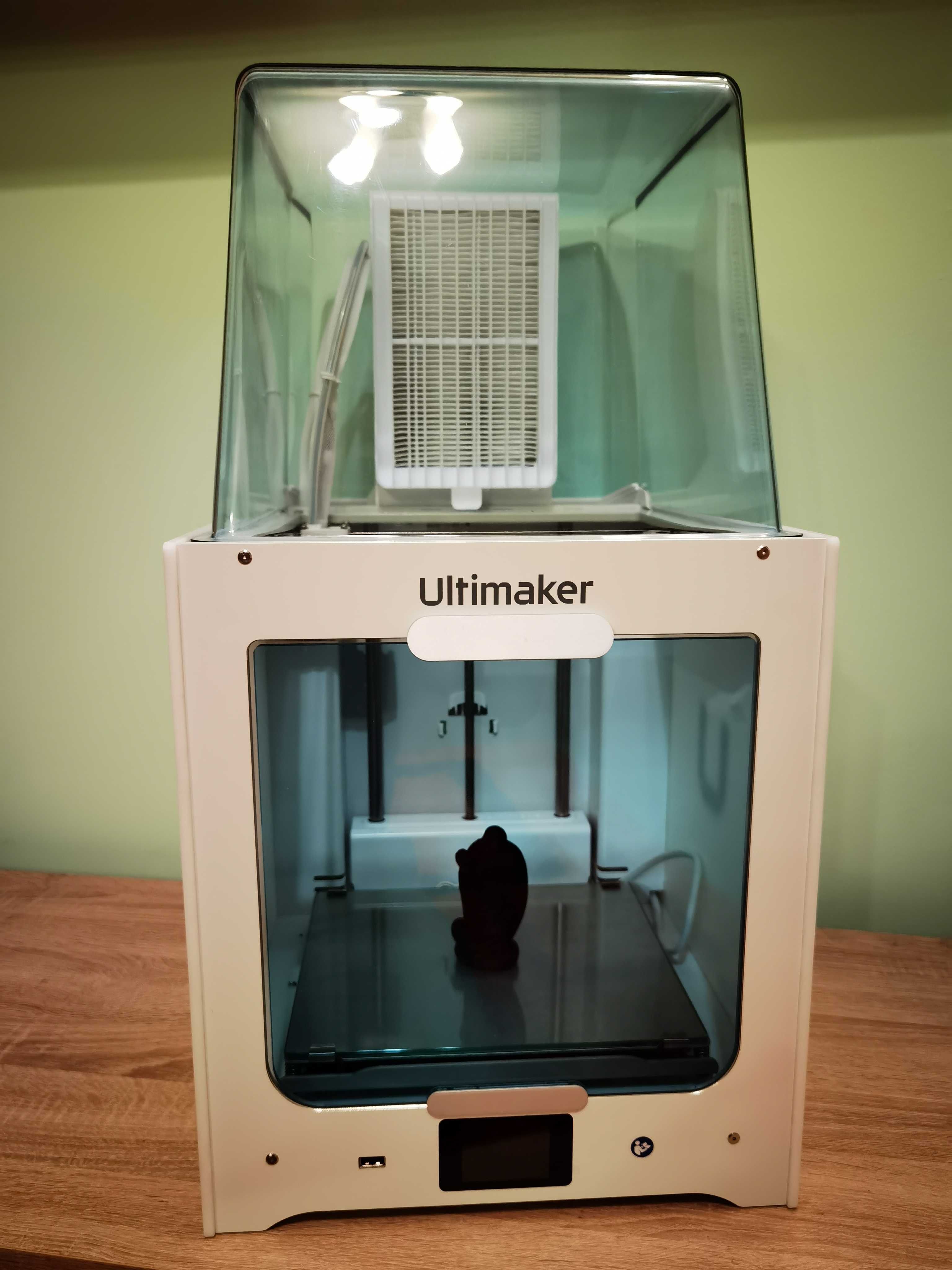 Imprimanta 3D Ultimaker 2+ connect cu air management