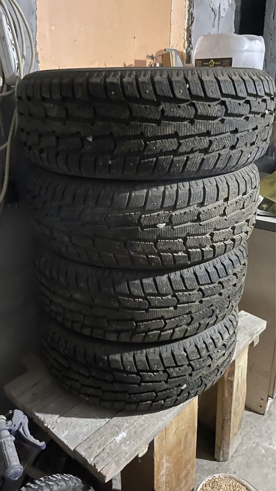 Шины зимние RoadX 195/60 R15