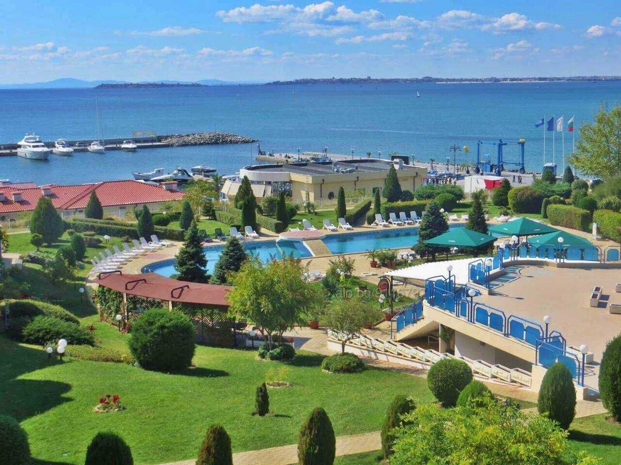 Продава се Къща в Свети Влас - 262 кв.м за 1138 €/кв.м - Снимка #23