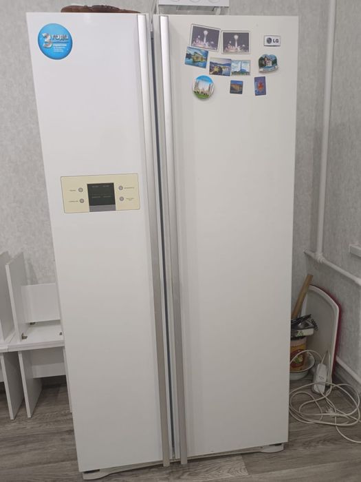 Холодильник двух дверный LG