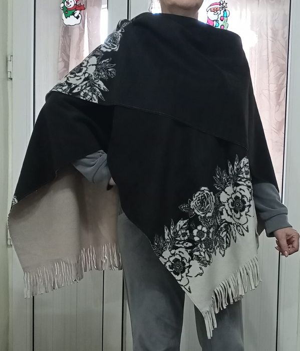 Новое фирменное женское пончо