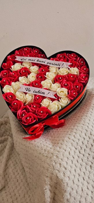 Buchete de trandafiri de sapun & aranjamente florare-realizate manual