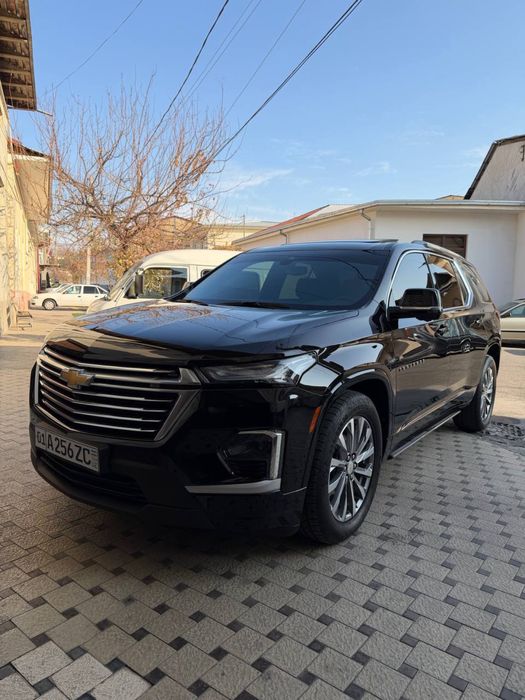 Traverse 2023-yil Qora rang