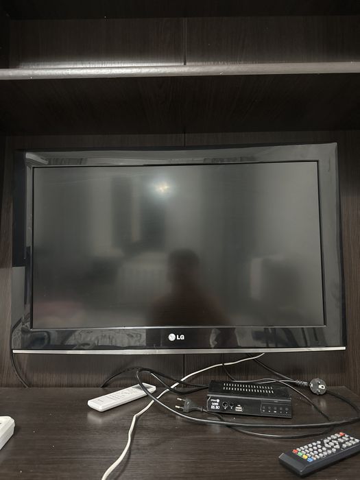 Телевизор LG рабочи