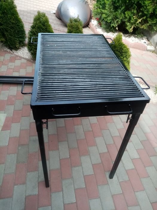 Grătar cu dimensiunea de 100 pe 60 cm