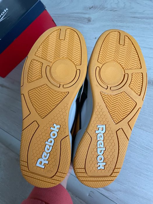 Нови Кожени кецове Reebook, размер 35