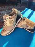 Adidasi dama Guess