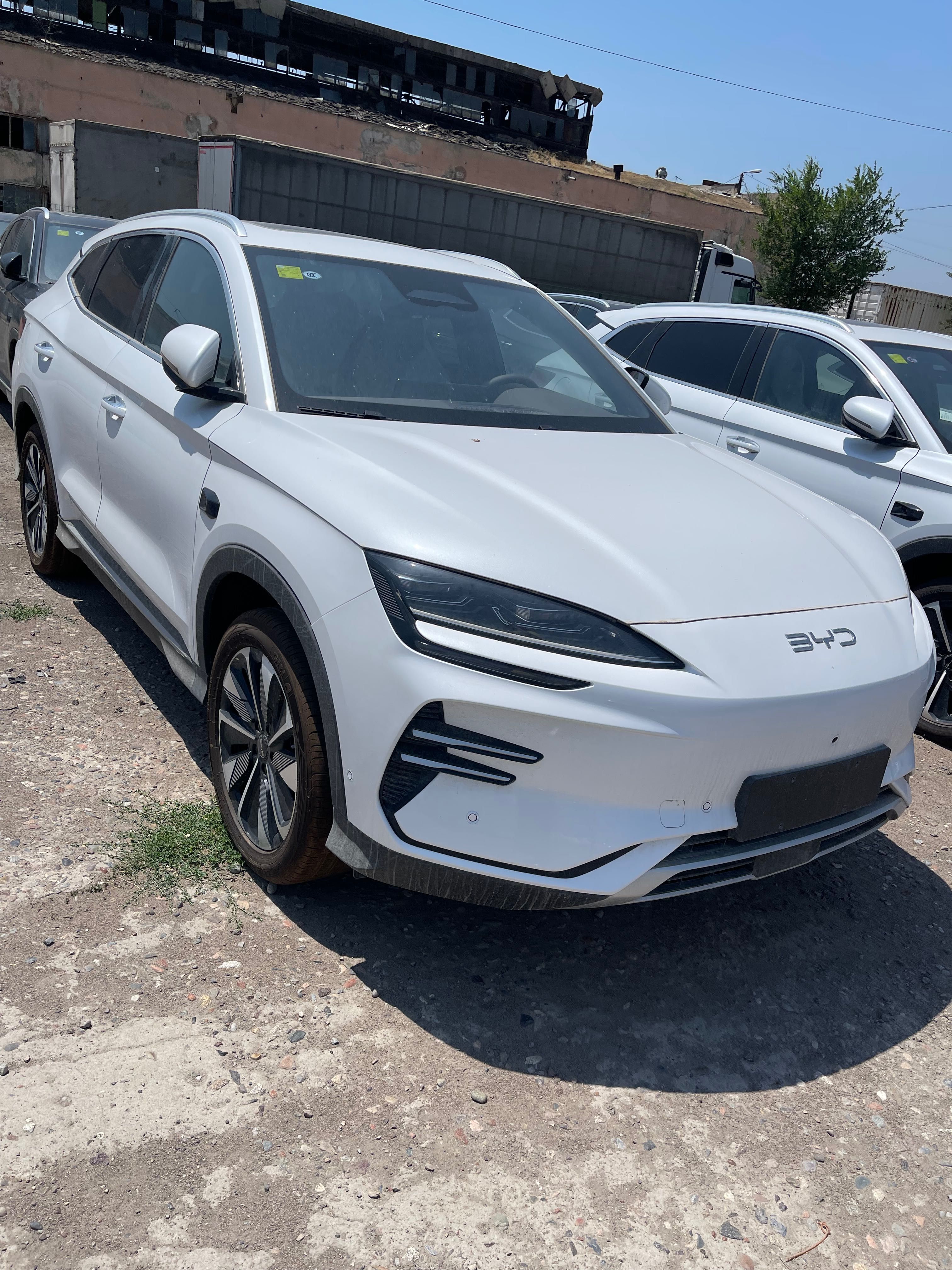 BYD 605 smart champion 25/26 Toshkent Avtosalonda