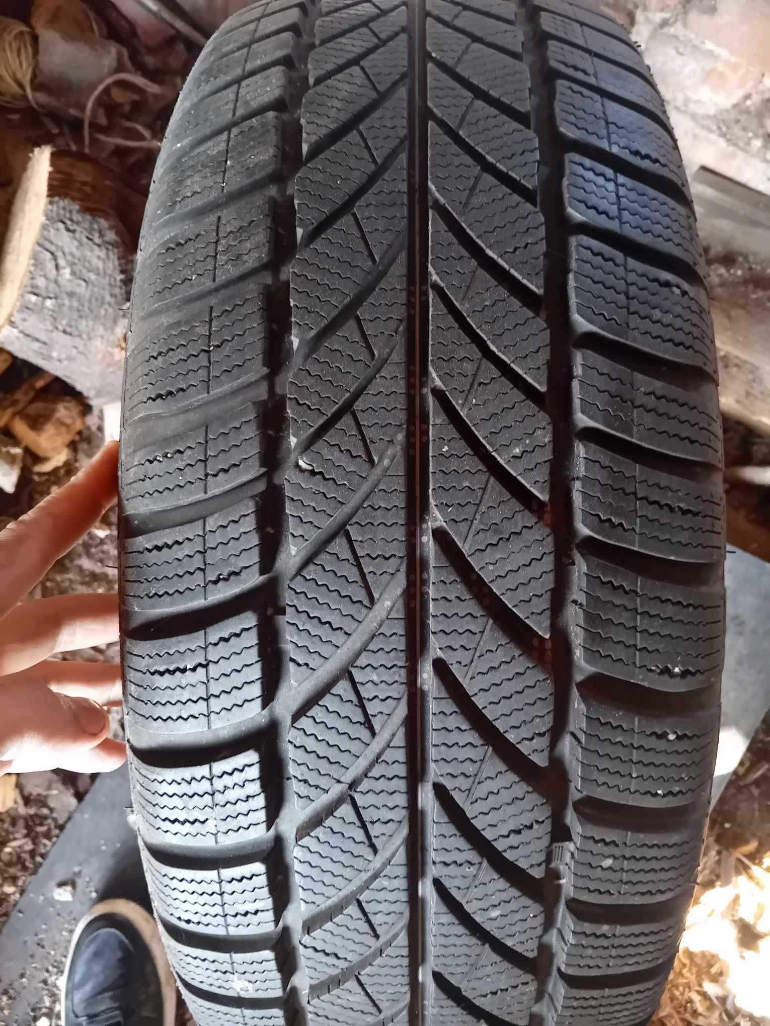 Зимни гуми 225/60R16