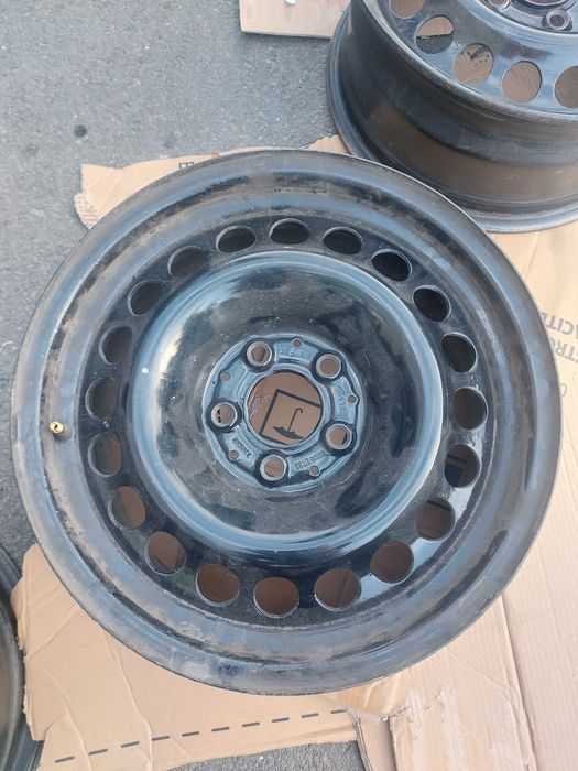 Стоманени джанти за мерцедес 16" с тасове