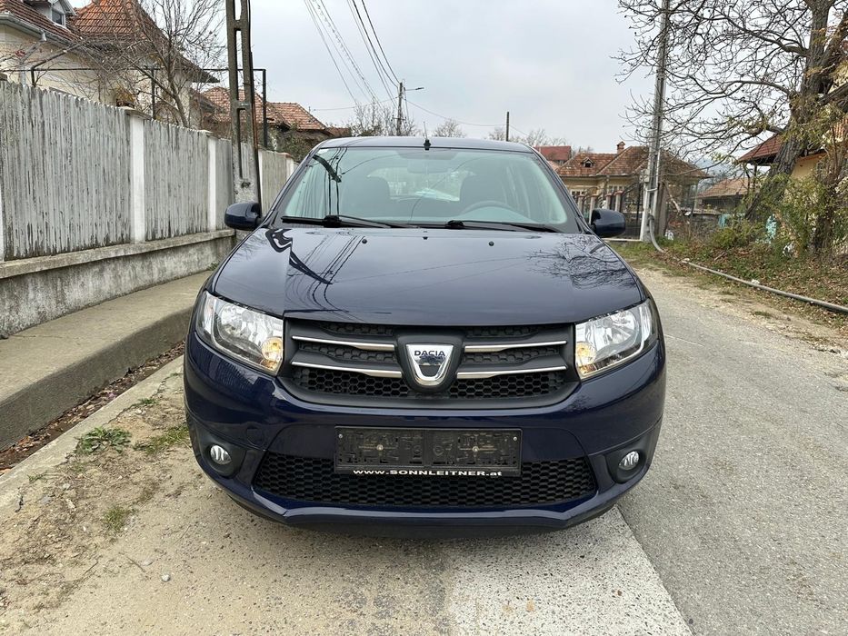 Dacia sandero fabricatie luna 11 an 2014 cu motor 0.9l benzină,