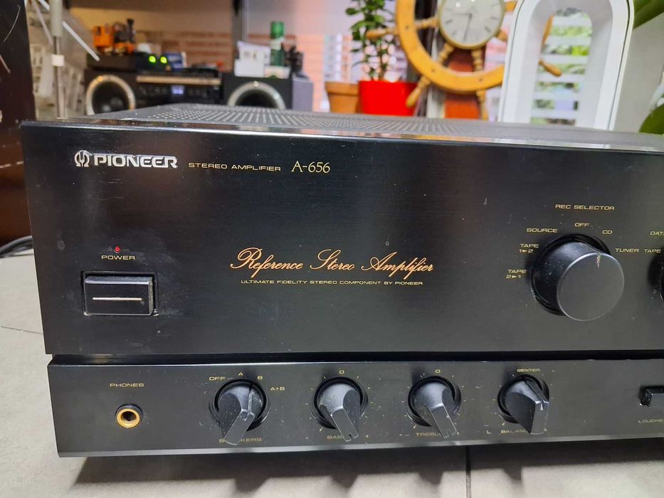 Pioneer A 656 stereo amplifier